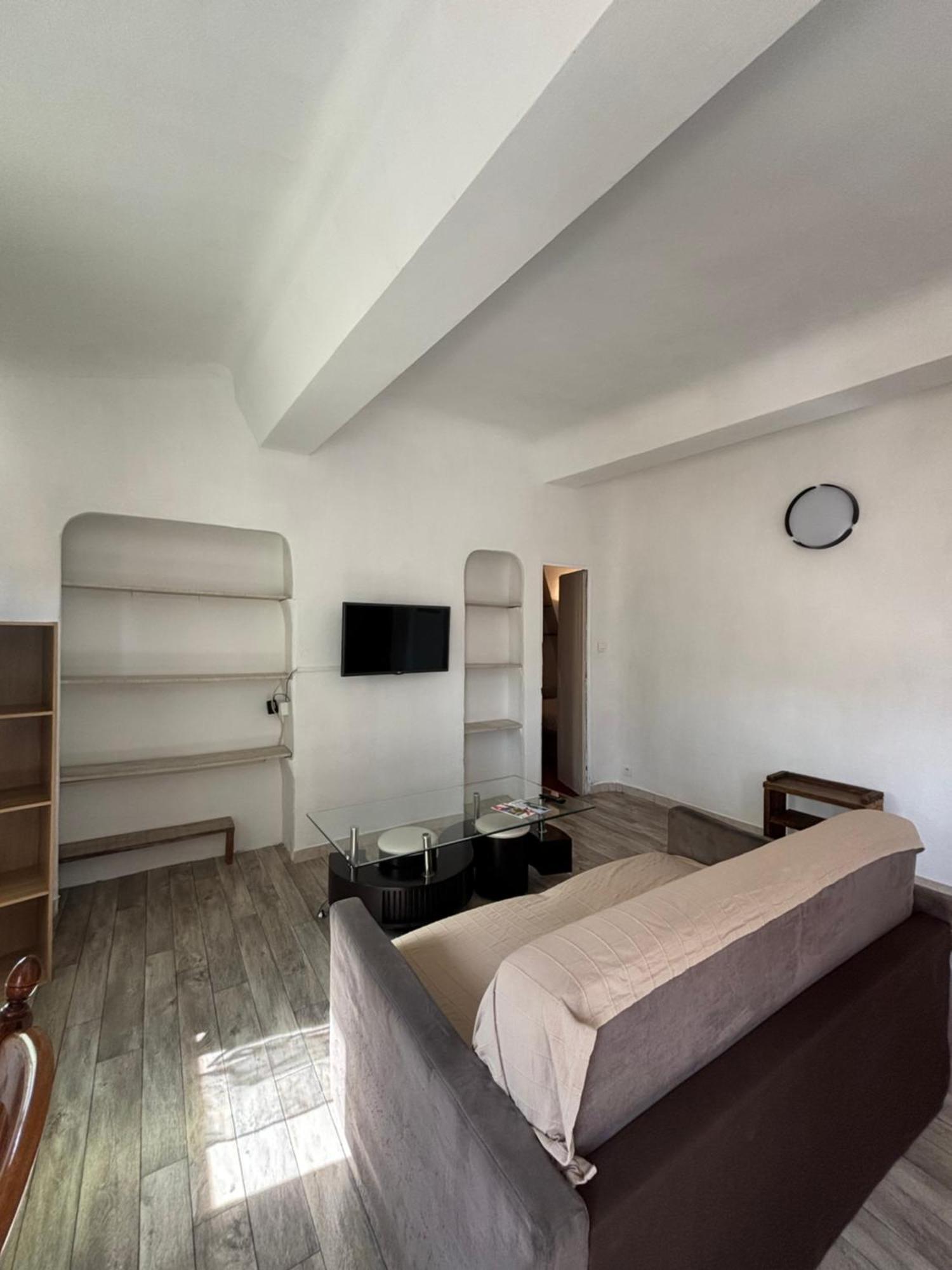 Le Matheron Apartamento Aix-en-Provence Exterior foto